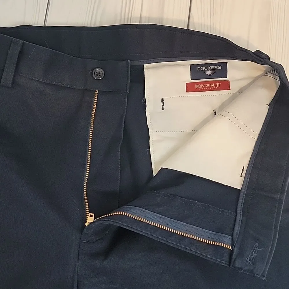 Dockers straight fit ultimate chinos in Navy Size 36X32